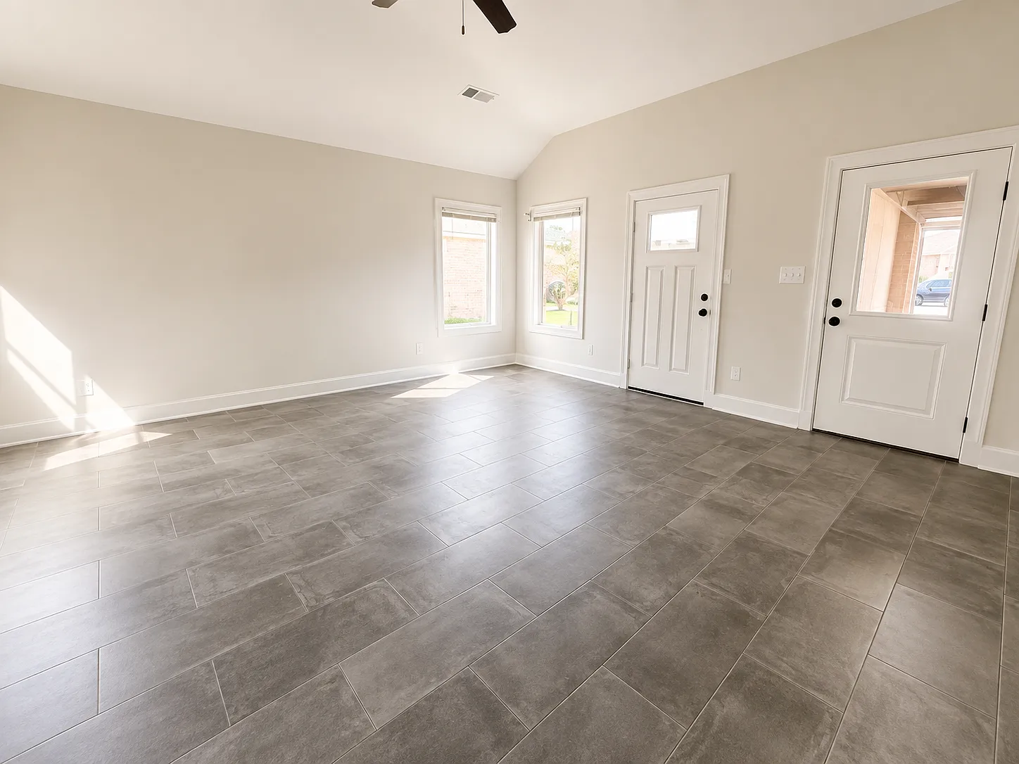 3 bed, $1,800 — Photo 4