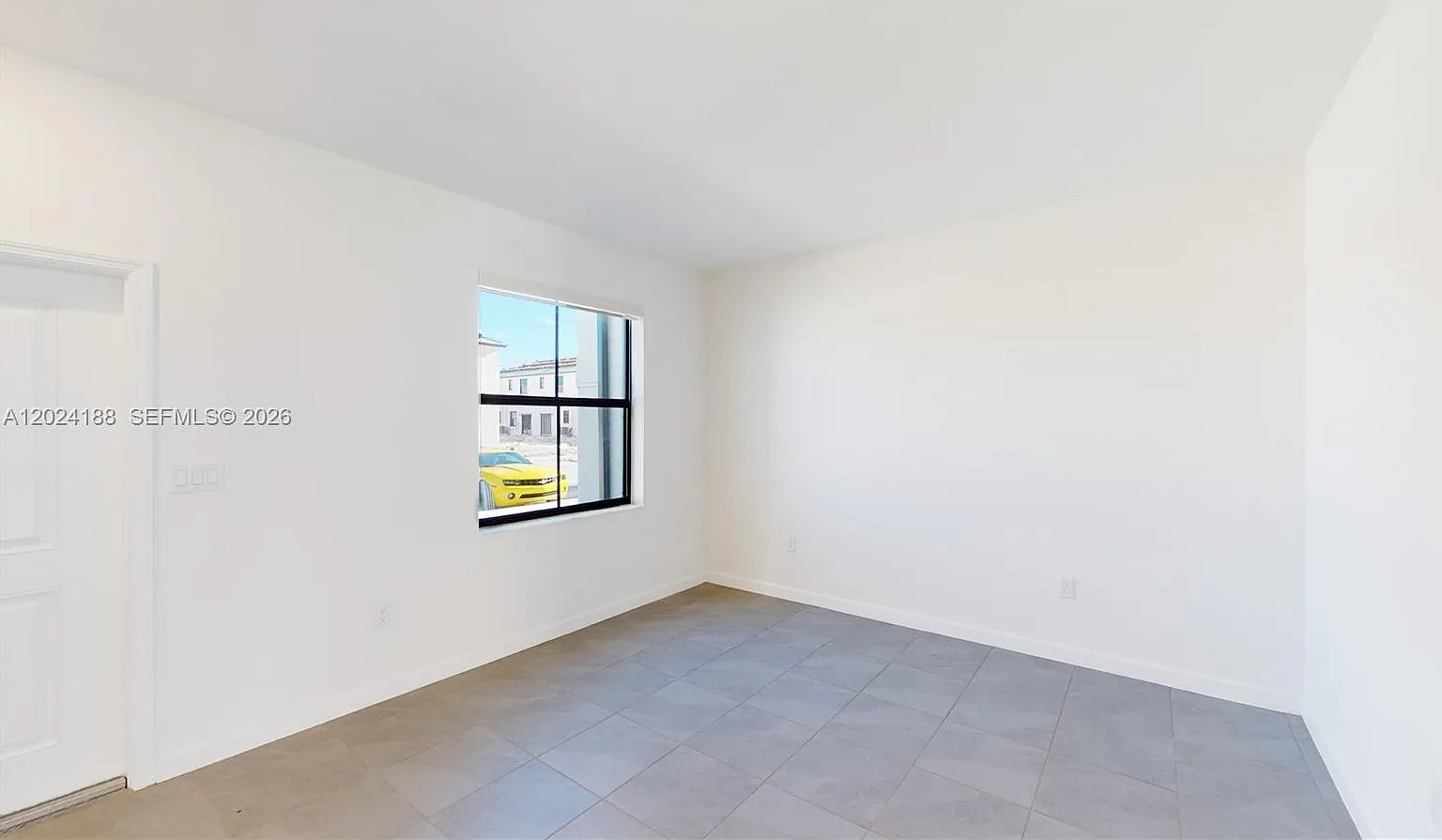 3 bed, 2.5 bath, 1660 sqft, $2,605 — Photo 4