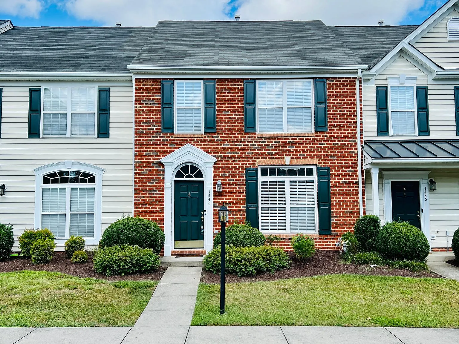 3 bed, 2.5 bath, 1848 sqft, $2,500 — Photo 2