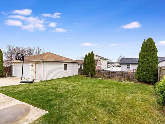 5th image of 2108 Cumberland Dr