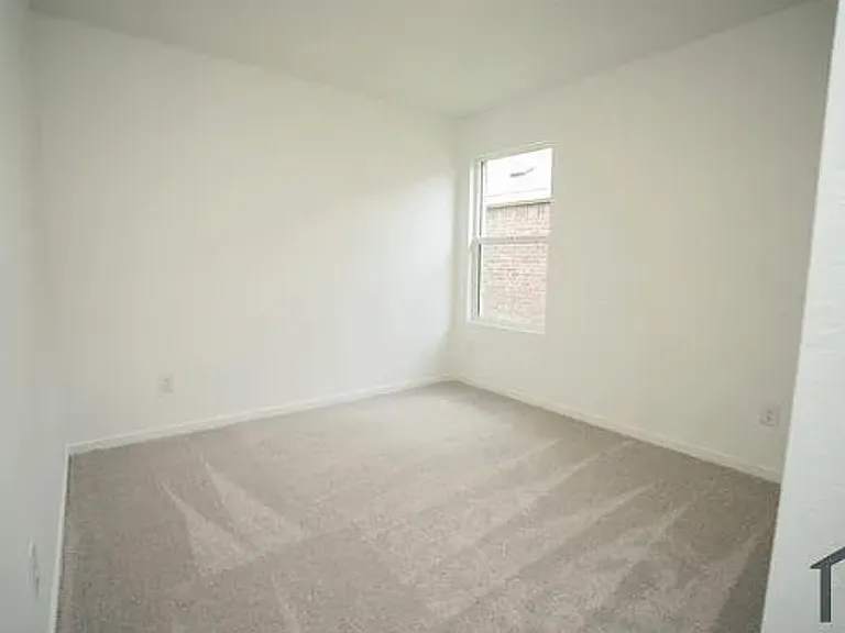 1829 Sanderling St — Photo 7
