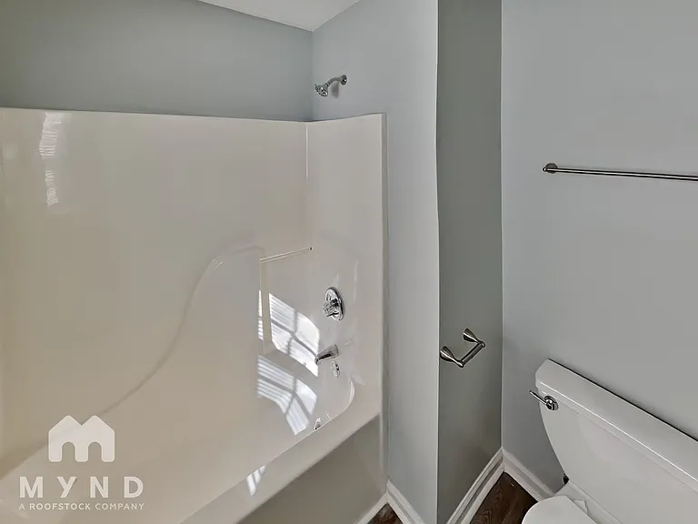 5419 Howard St — Photo 13