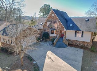 818 Loblolly Dr, Vass, NC 28394