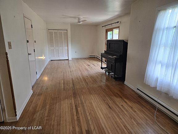 5th image of 135 W Church St
