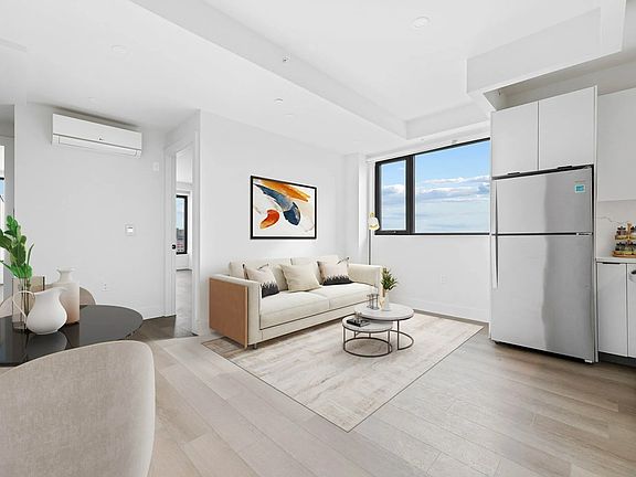 3rd image of 215 E 124th St APT 11G