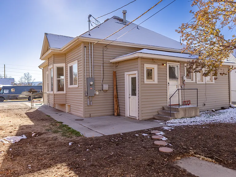 1138 White Ave — Photo 5