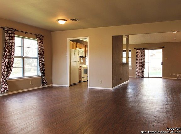 4th image of 11814 Blythewood St