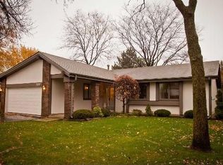 700 Fieldstone Cir, Lake Zurich, IL