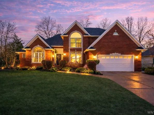 102 Covent Garden Ln, Amherst, NY 14221