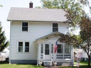 424 41st St, Moline, IL 61265