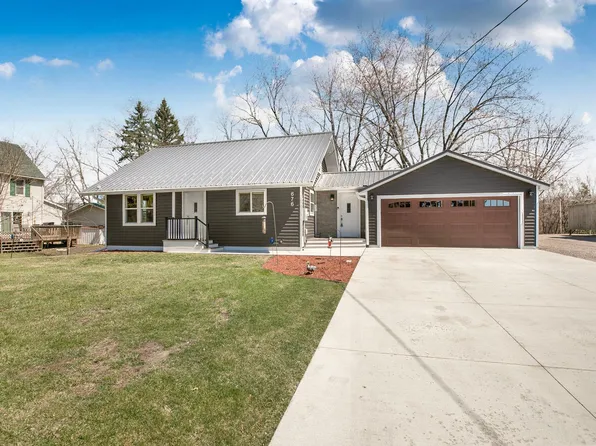 676 State St N, Eden Valley, MN 55329