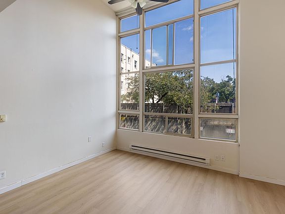 5th image of 312 Harvard Ave E #202