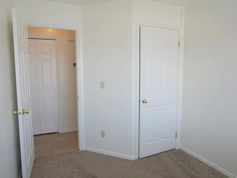 1015 S River Rd #19 — Photo 9
