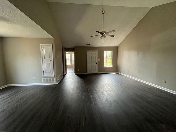 2nd image of 2740 Brachton Cv W
