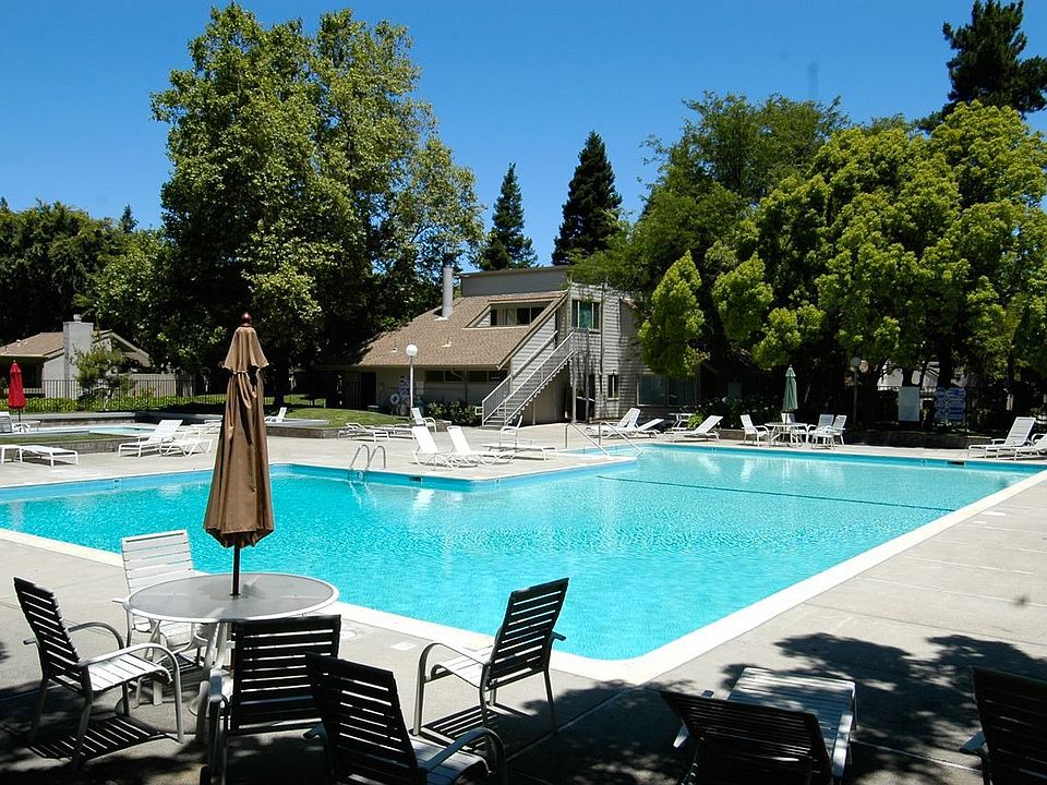 Pool and clubhouse