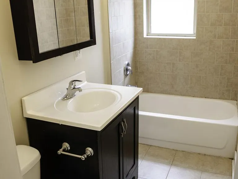 1920 W Winona St #1 — Photo 9