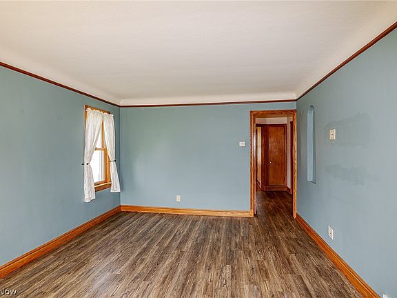 2nd image of 6136 N Canterbury Rd