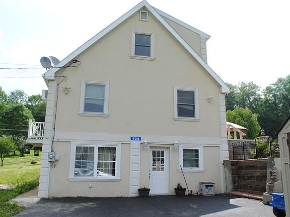 2nd image of 104 Farm Court Dr
