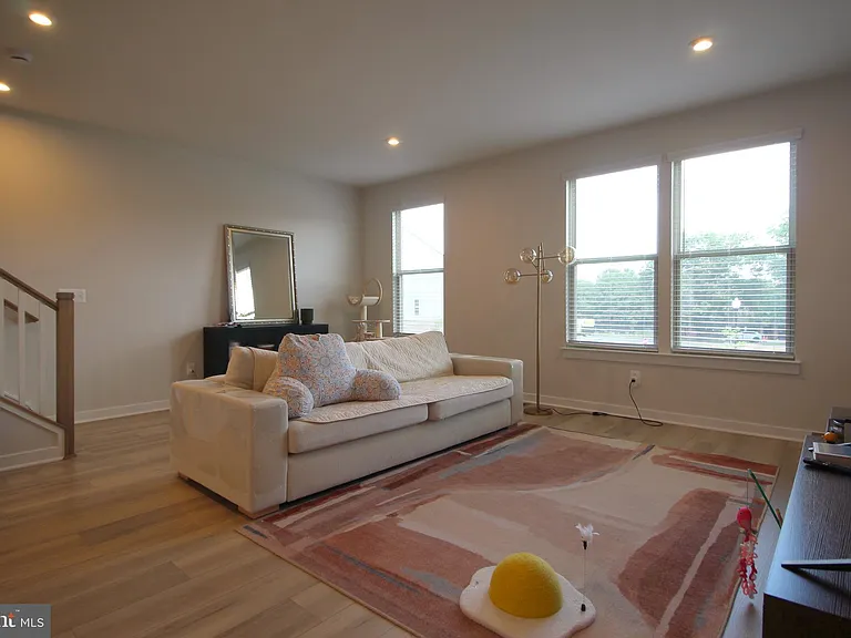 2107 Acadia Rd — Photo 23