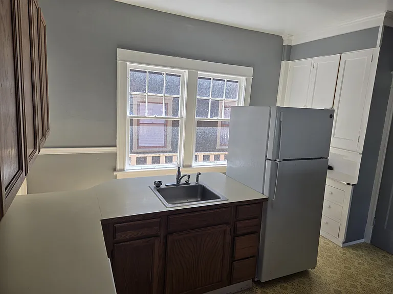 1010 Franklin Ave #1 — Photo 1
