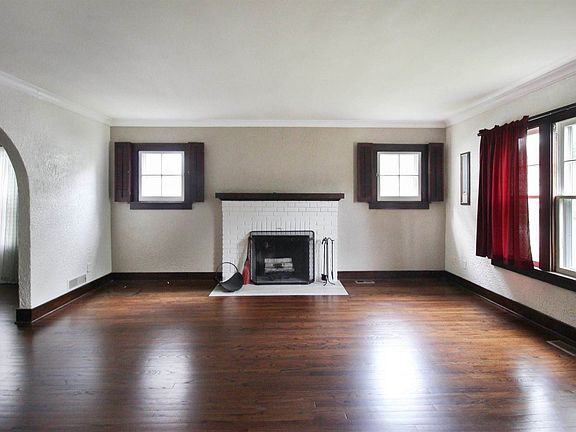 4th image of 1547 S Chicago Ave