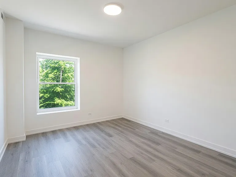 4937 N Saint Louis Ave #2S — Photo 11