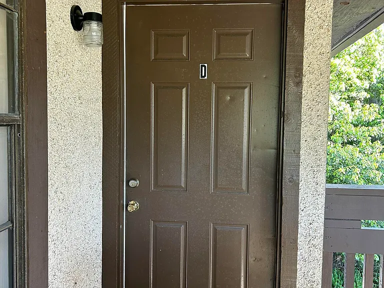470 Crabapple Ct #D — Photo 4