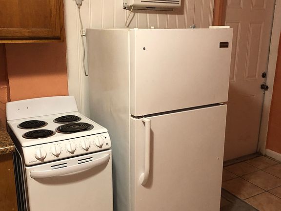 3rd image of 1229 Center St #2
