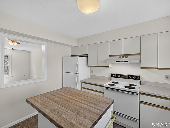 4th image of 36 West Village Court #36