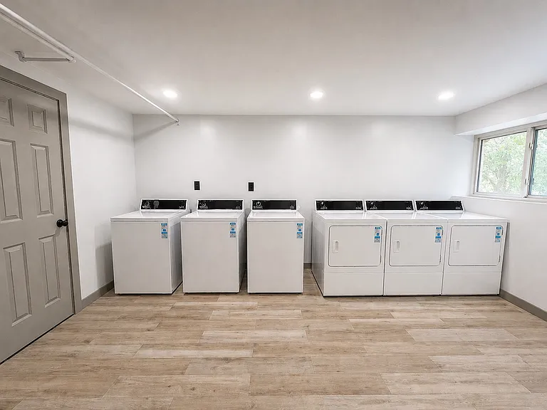 Oakwood Apartments — Photo 12