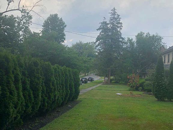 4th image of 5124 Woodbine Ave