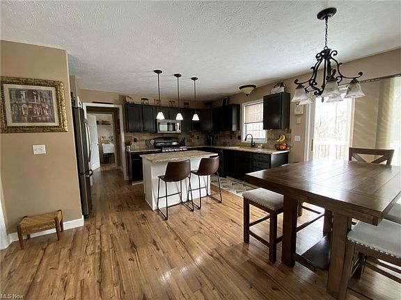 3rd image of 10290 Andover Dr