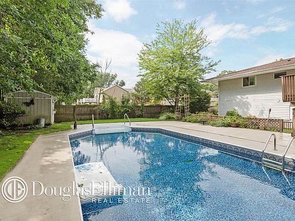 2nd image of 111 Jacqueline Ln