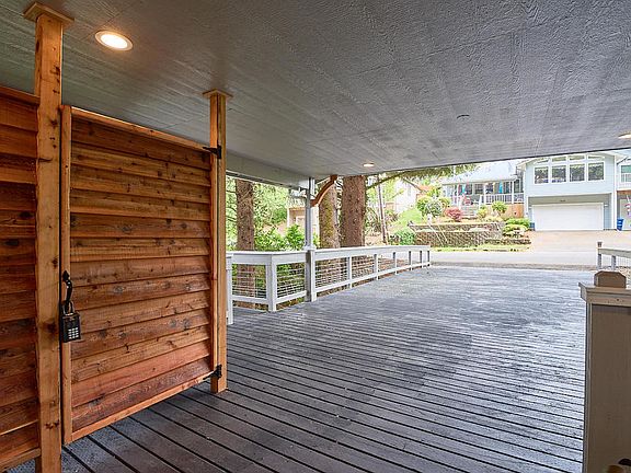 4th image of 3575 NE Reef Dr