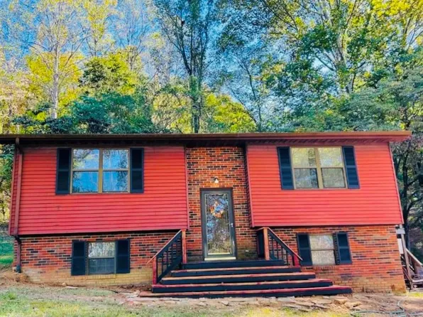 115 Jefferson St, Celina, TN 38551