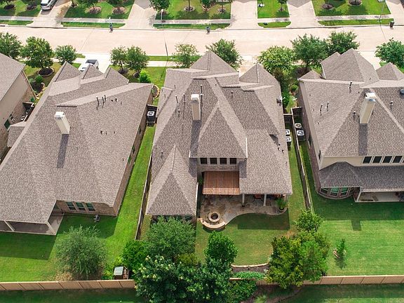 3rd image of 10211 Kessler Cove Ln