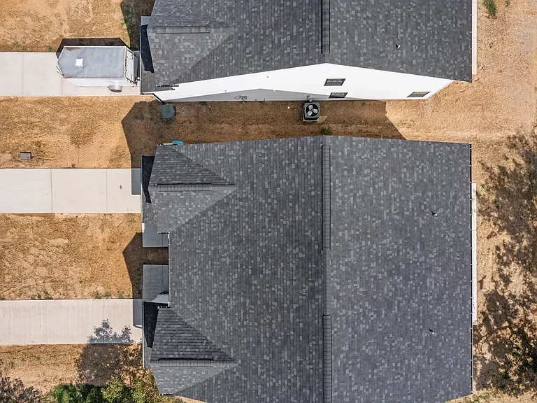 808 Crown Point Dr — Photo 3