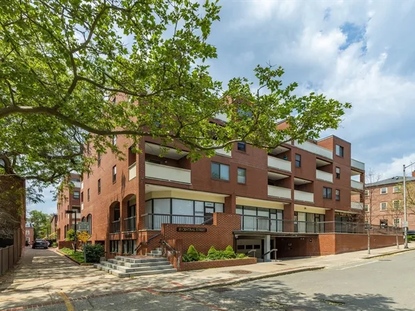 20 Central St APT 405, Salem, MA 01970