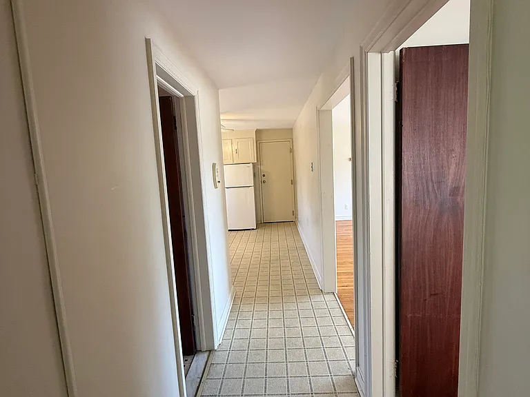 579 Center St #B5 — Photo 11