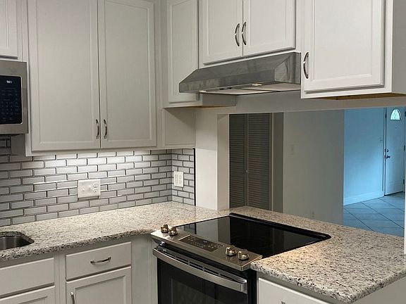5th image of 152B Locke St #152-B