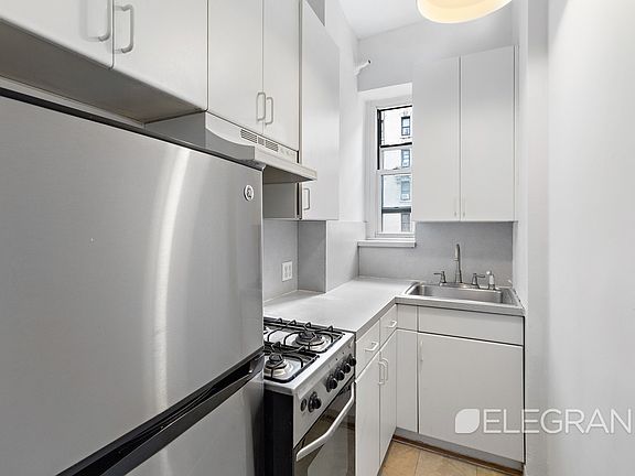 4th image of 504 Cathedral Pkwy #5C