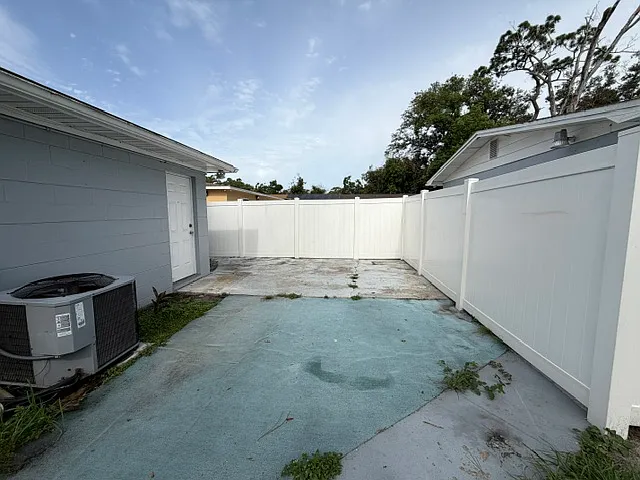 1307 W Hollywood St — Photo 12