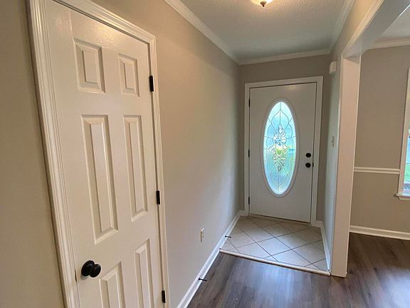 2nd image of 1605 Farnell Dr
