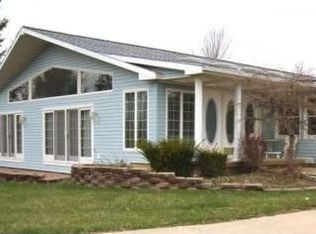 58 W Willis Rd, Saline, MI 48176