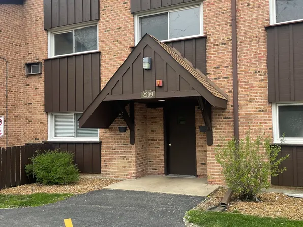 2209 Arbor Cir APT 35, Downers Grove, IL 60515