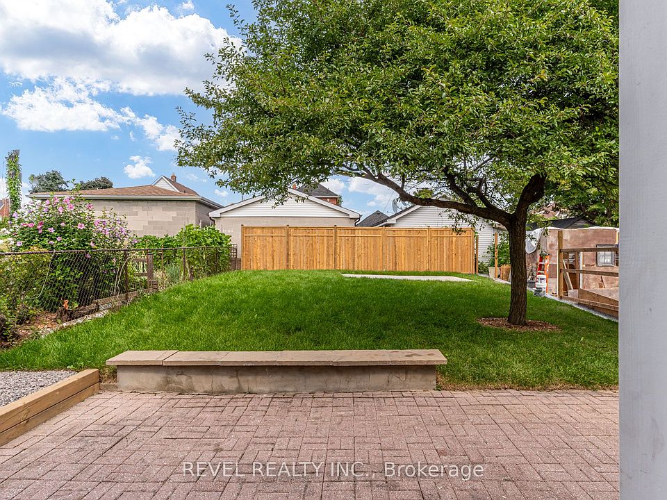 1st image of 24 Kenora Cres