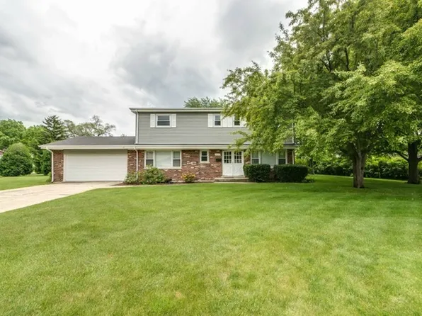 1211 W Marion Rd, Arlington Heights, IL 60004