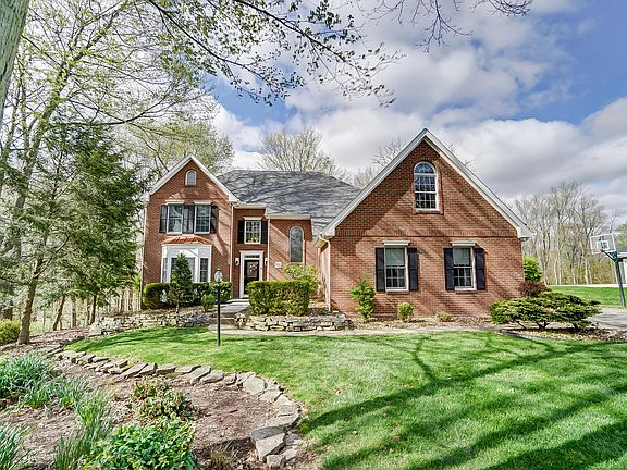 5th image of 1316 Stratford Woods Dr