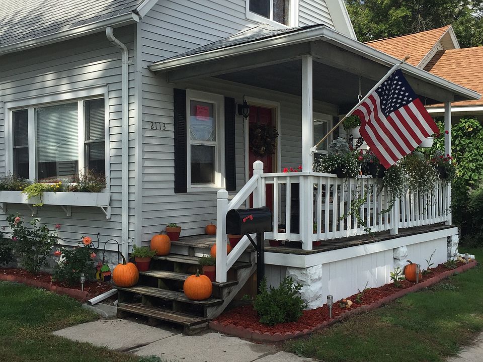1st image of 2113 Saint Clair St