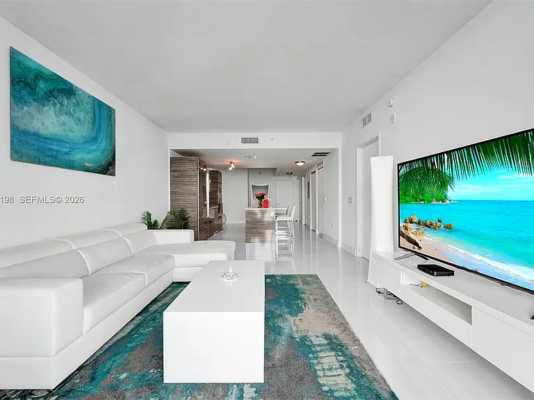 460 NE 28th St #3403 — Photo 3